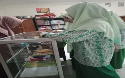 Koperasi dan Kantin Madrasah