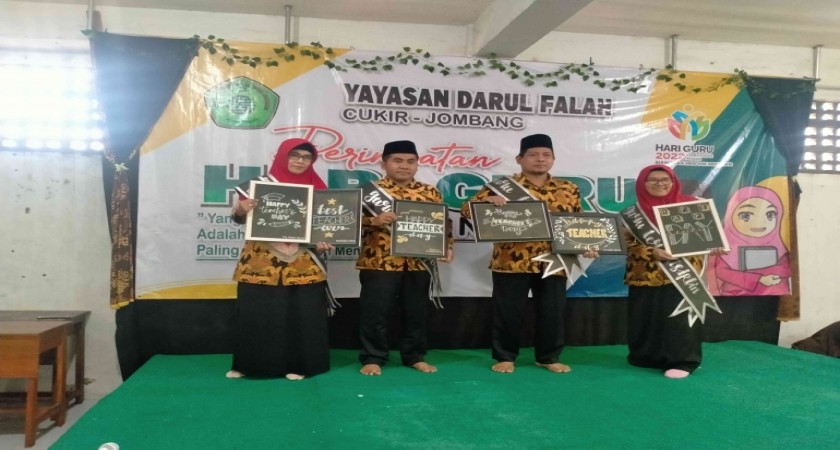 Hari Guru di Madrasah Aliyah Darul Falah Cukir